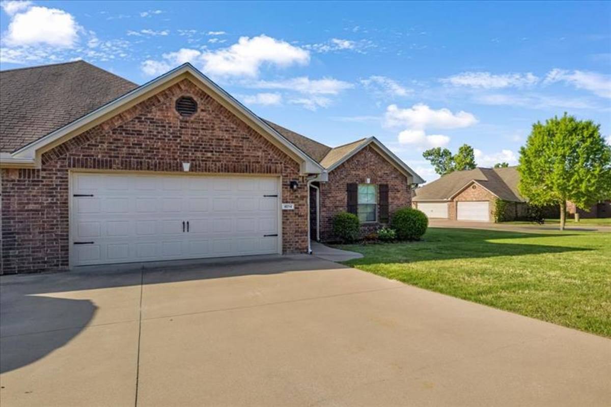 Townhouse for rent at 4085 Stonebridge Dr, Tyler, TX 75707