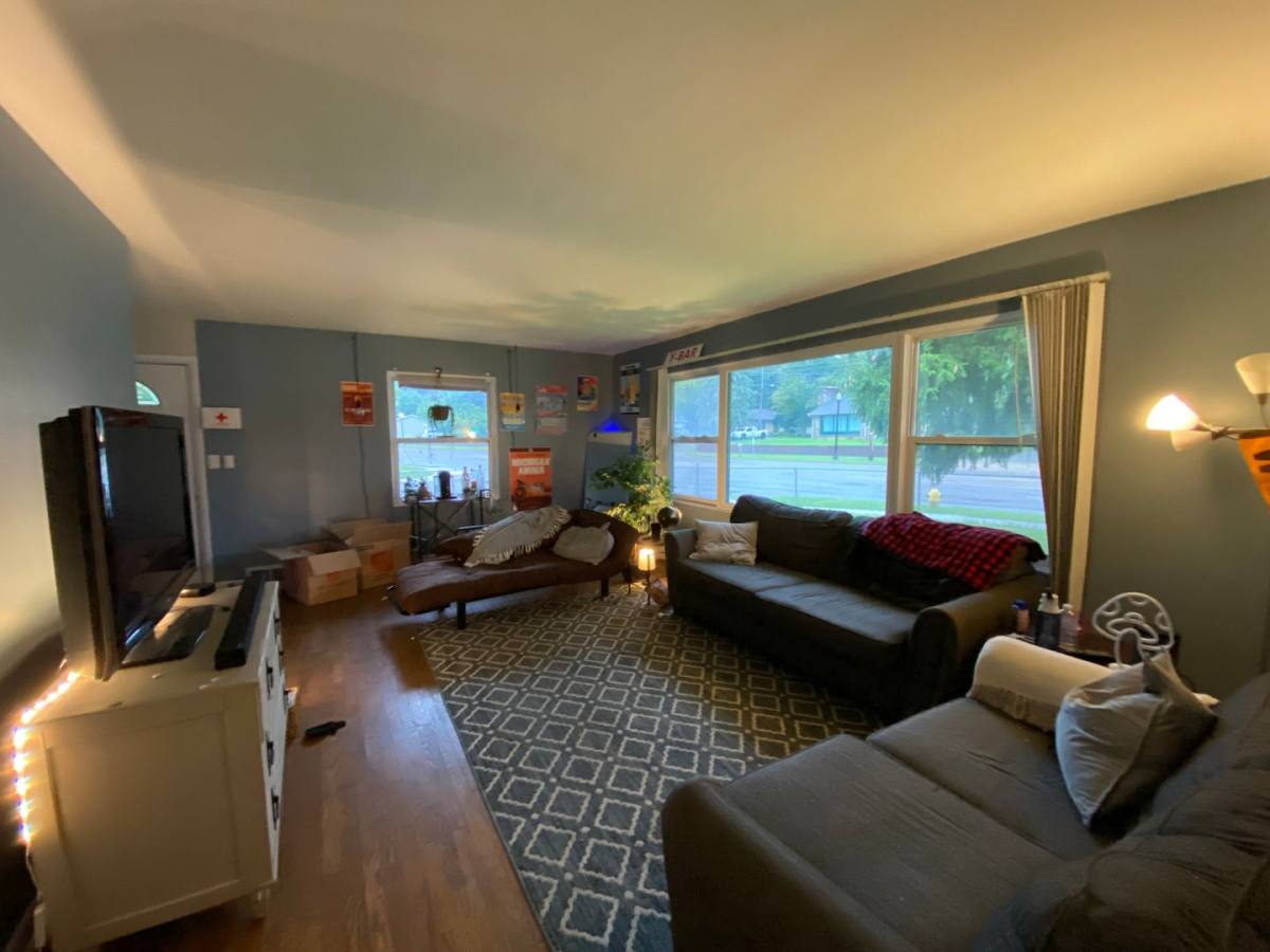 House for rent at 3009 W Michigan Ave, Kalamazoo, MI 49006