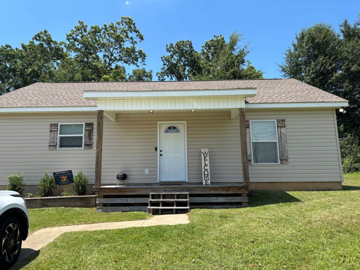 House for rent at 105 Camellia St, Troy, AL 36081