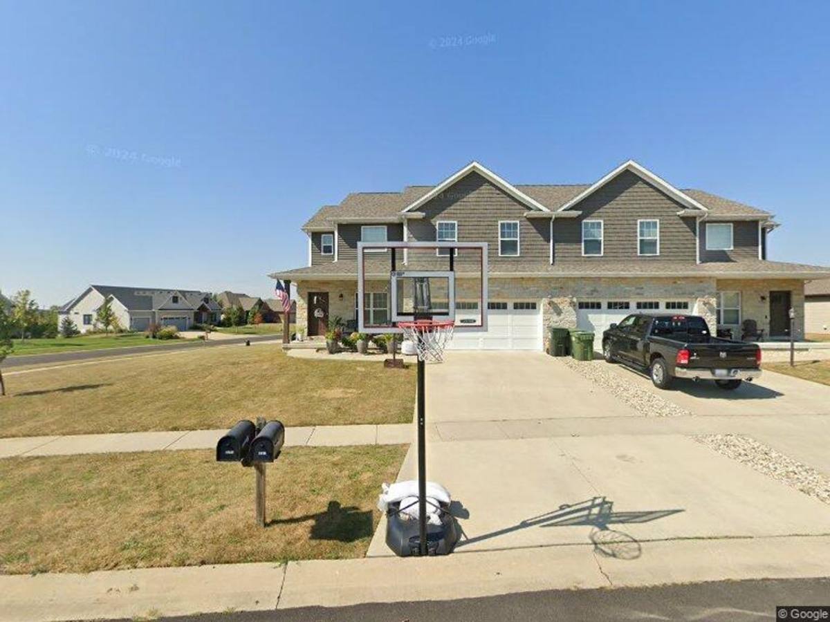 House for rent at 1219 S Roberto Rd, Mahomet, IL 61853