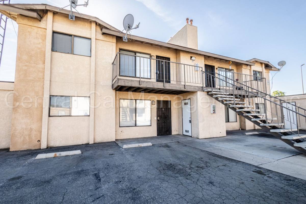 Apartment for rent at 3304 Loyalton Ave, Bakersfield, CA 93313