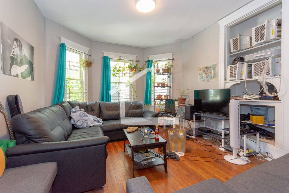 Apartment for rent at 31 Chester St #1A, Allston, MA 02134