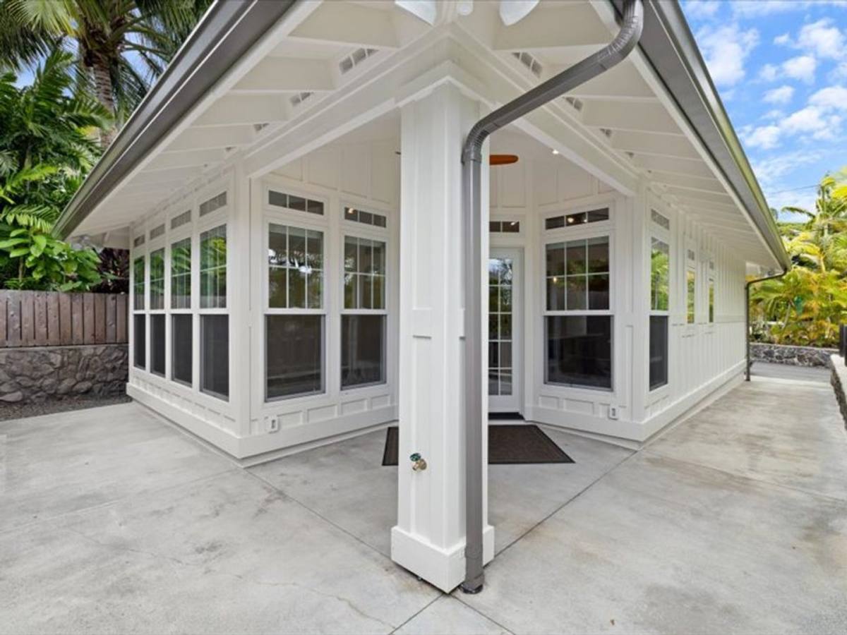 House for rent at 44-295 Kaneohe Bay Dr, Kaneohe, HI 96744