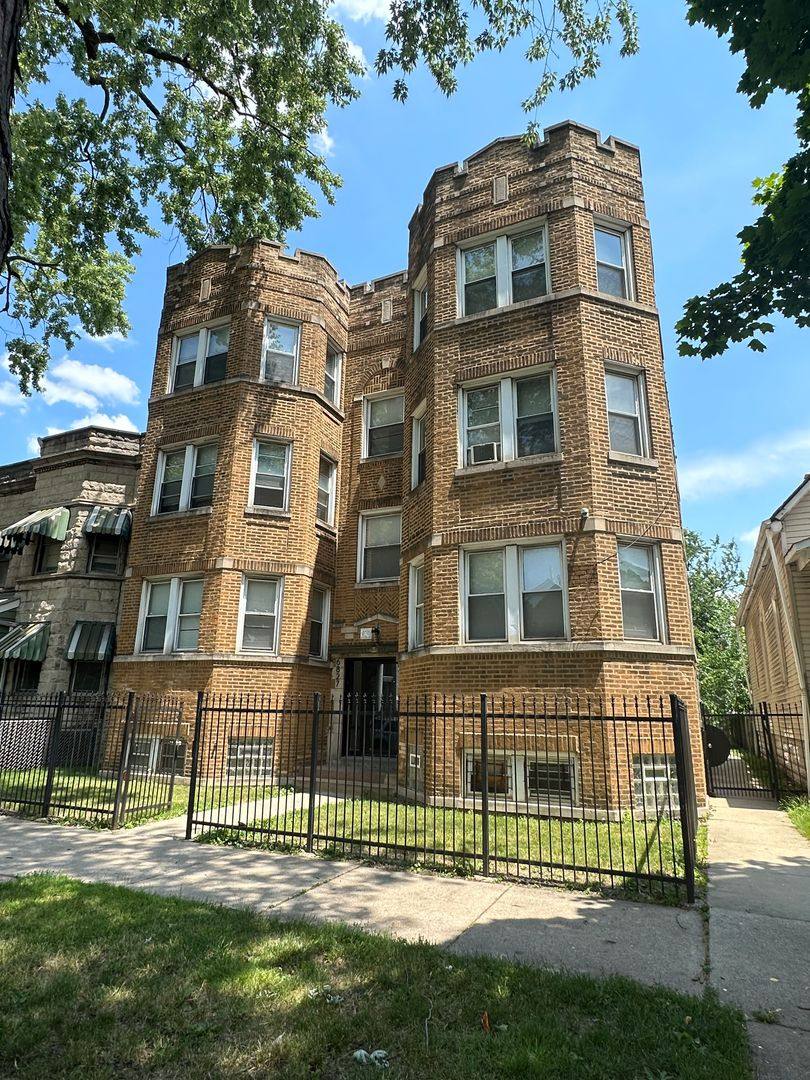 Apartment for rent at 6827-29 S Wabash Ave, Chicago, IL 60637