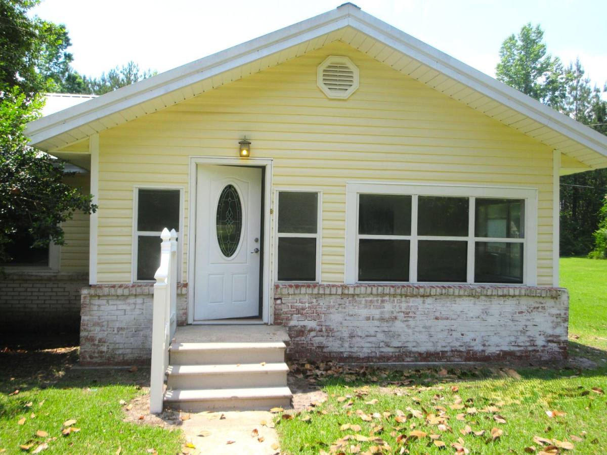 House for rent at 1046 Miers St, Anacoco, LA 71403