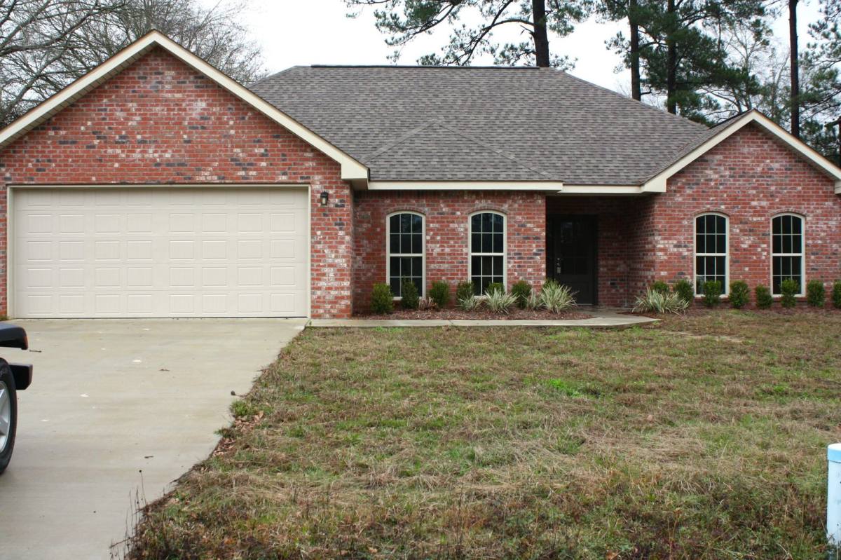 House for rent at 217 Gano St, Deridder, LA 70634