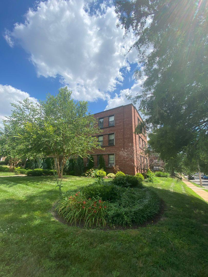 Apartment for rent at 6244 Oakland Ave, Saint Louis, MO 63139
