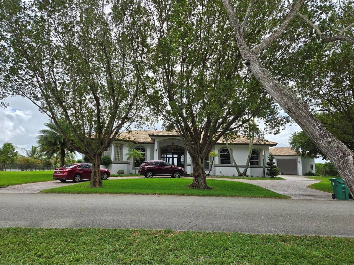 House for rent at 15342 SW 17th St, Fort Lauderdale, FL 33326