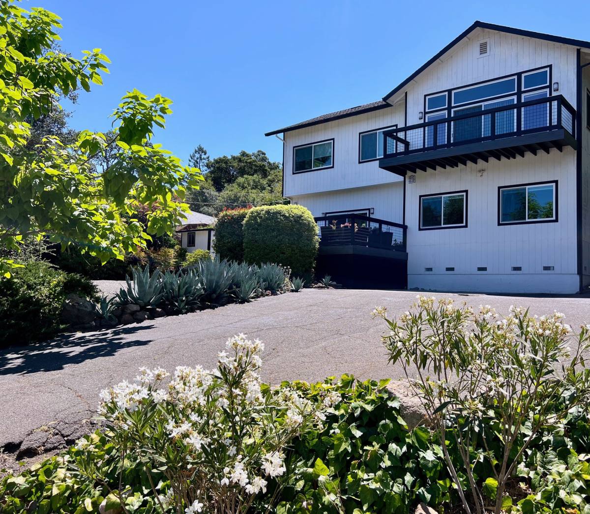 Apartment for rent at 4640 Montgomery Dr, Santa Rosa, CA 95409