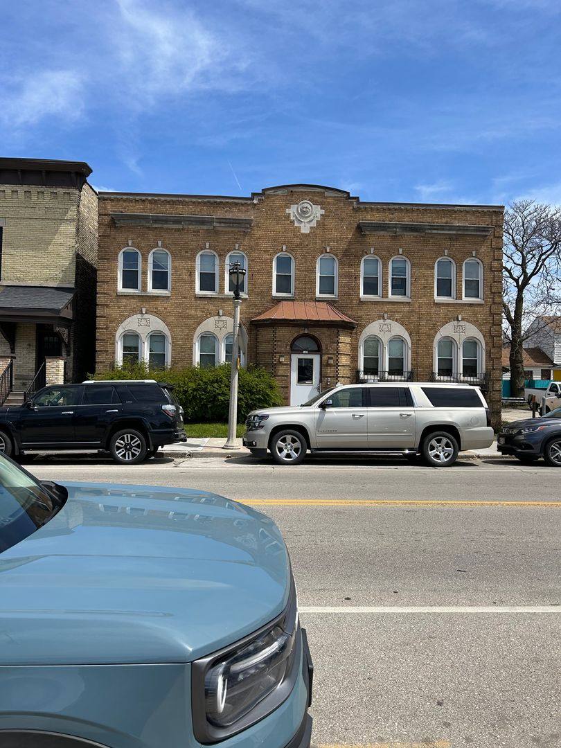 Apartment for rent at 522 S 6th St, Milwaukee, WI 53204