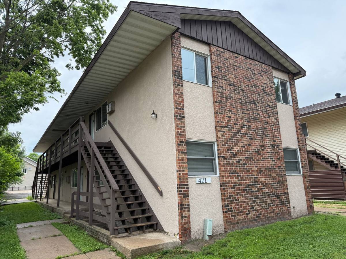 Apartment for rent at 1400 Pine St, La Crosse, WI 54601