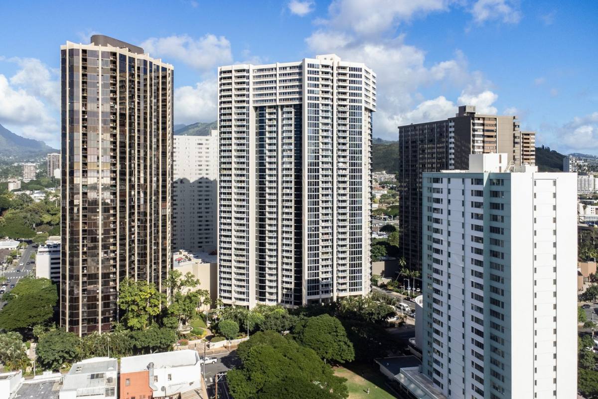 Apartment for rent at 1212 Nuuanu Ave, Honolulu, HI 96817