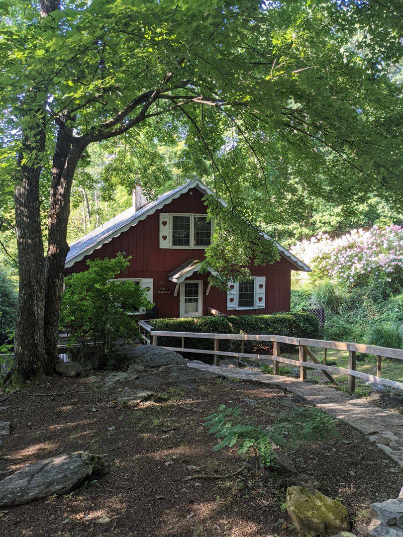 Apartment for rent at 126 Mississippi Rd, Montreat, NC 28757