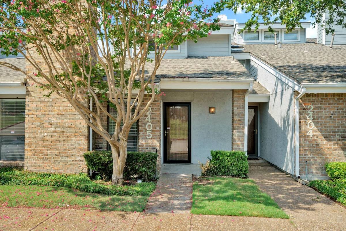 Townhouse for rent at 17490 Meandering Way #2405, Dallas, TX 75252