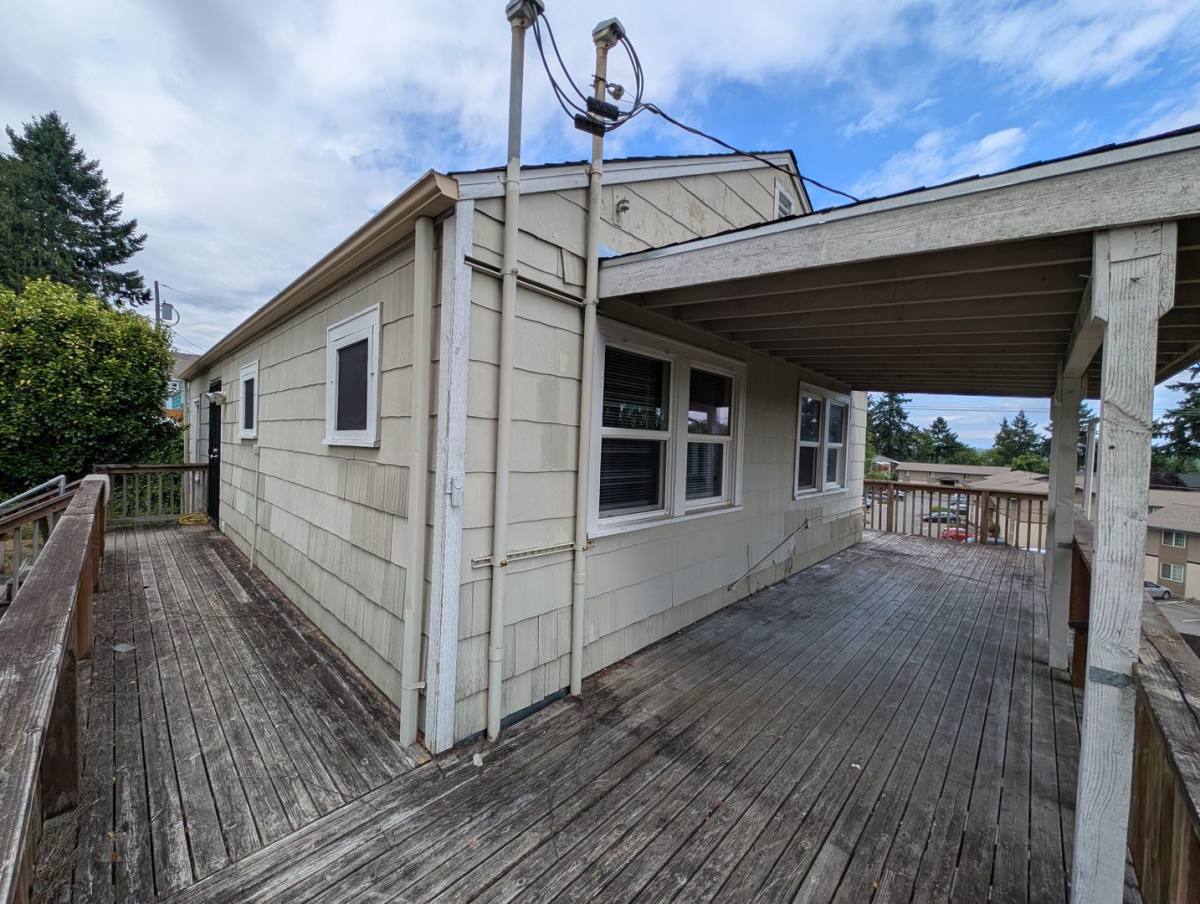 Apartment for rent at 1611 Trenton Ave #A, Bremerton, WA 98310