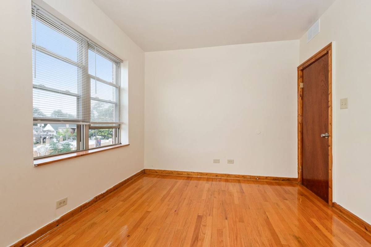 Apartment for rent at 3148-54 W 64th St, Chicago, IL 60629