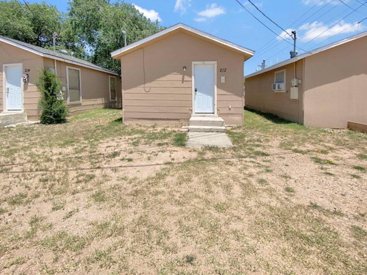 Apartment for rent at 210-218 N Leech St, Hobbs, NM 88240
