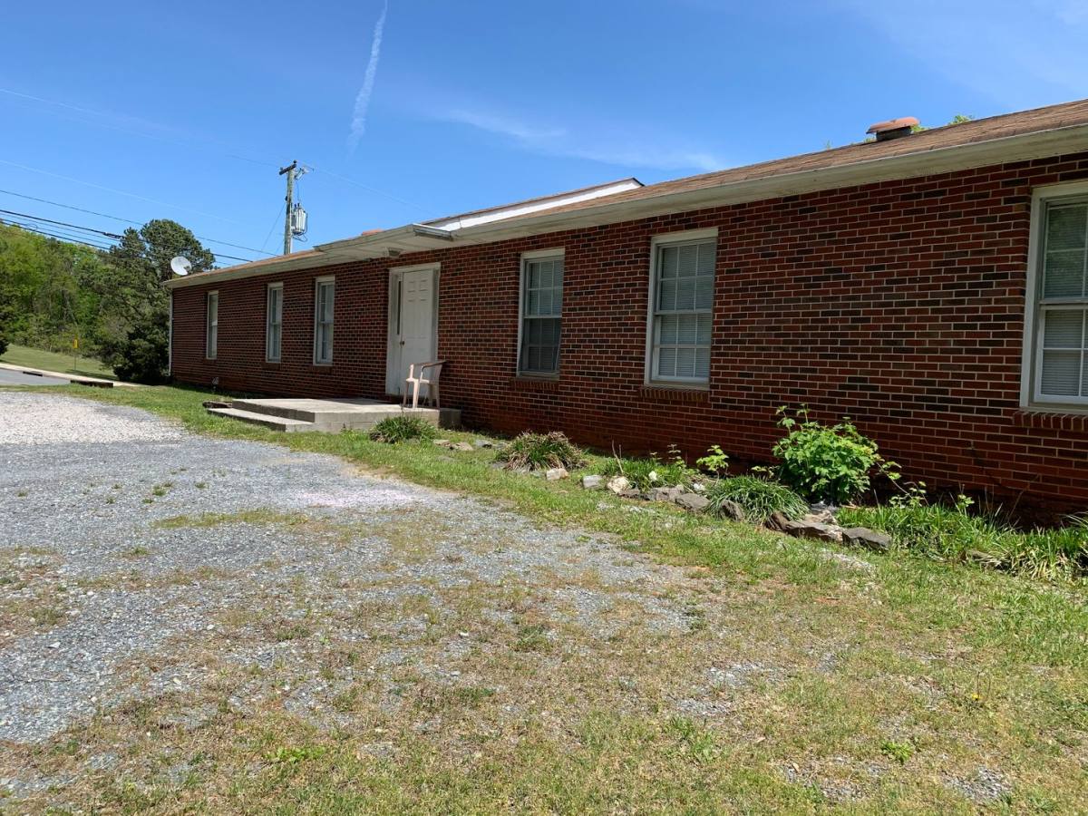 Apartment for rent at 1500 Avondale Dr, Altavista, VA 24517