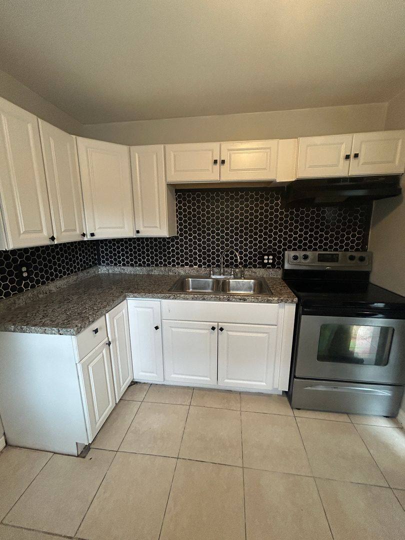 Apartment for rent at 3208 Louisiana Ave, Fort Pierce, FL 34947