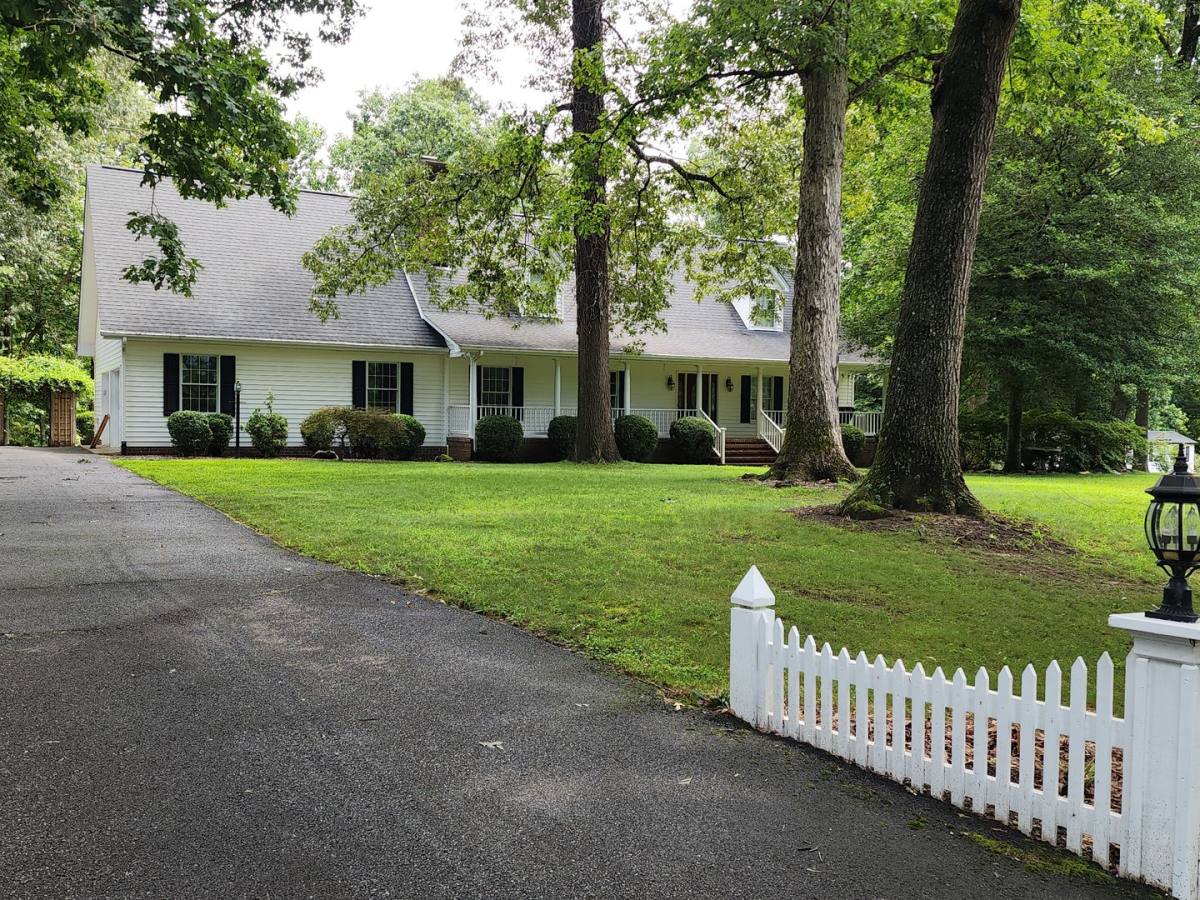 House for rent at 6801 N Hairpin Dr, Quinton, VA 23141