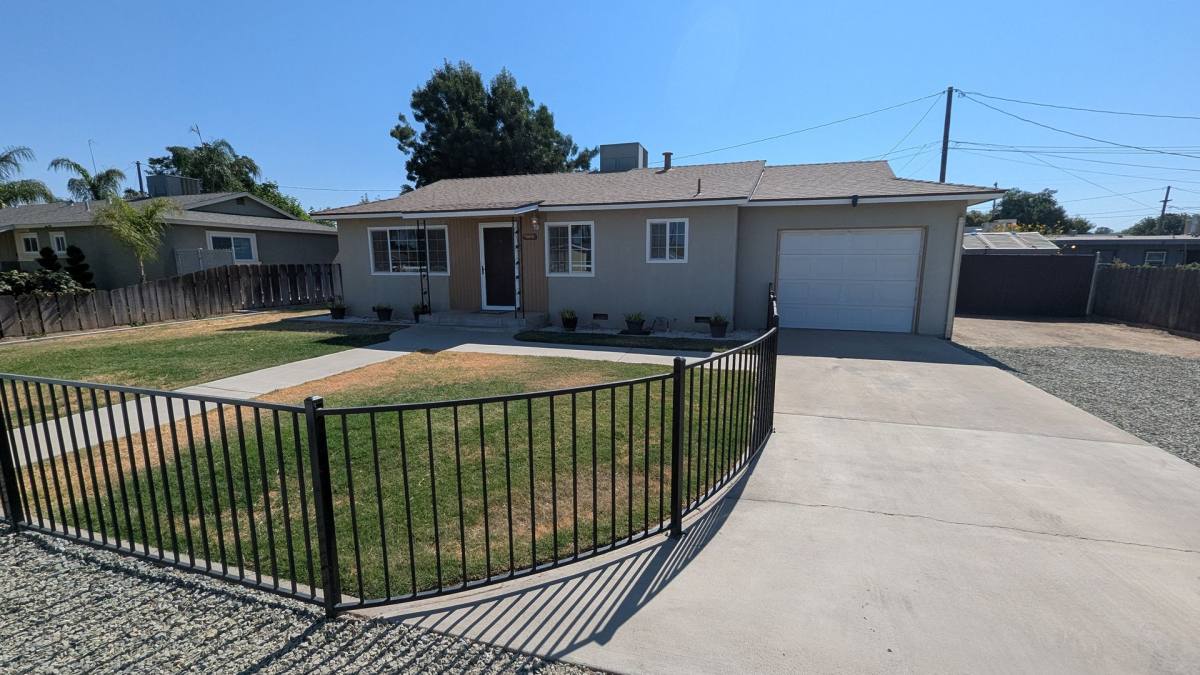 House for rent at 1130 W Westfield Ave, Porterville, CA 93257