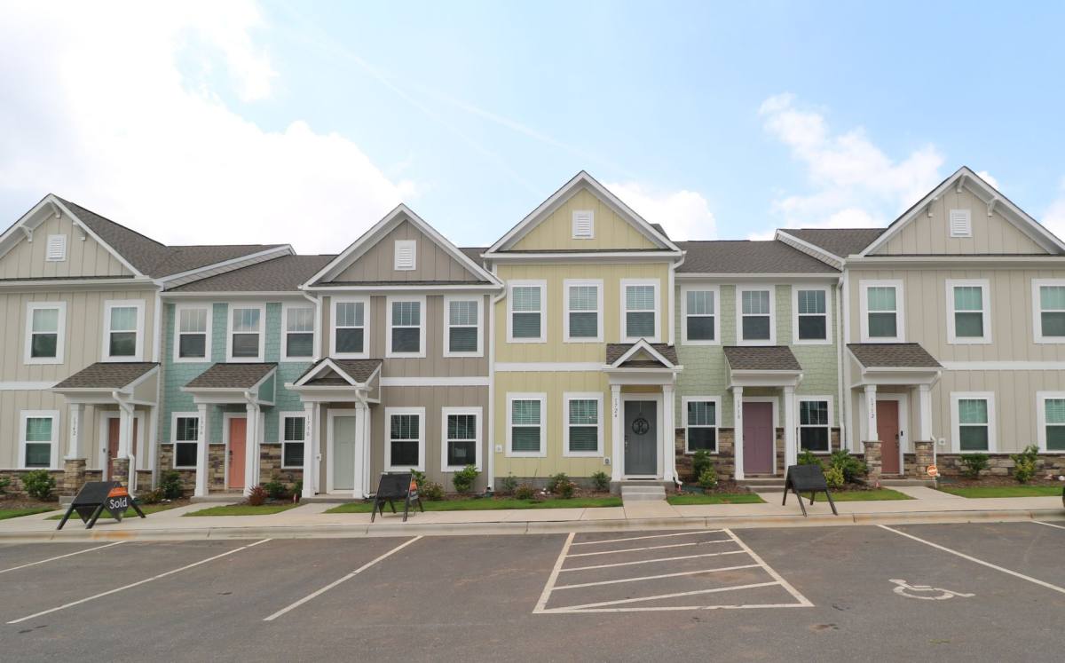 Townhouse for rent at 1724 Granby Heights Dr, Winston Salem, NC 27103