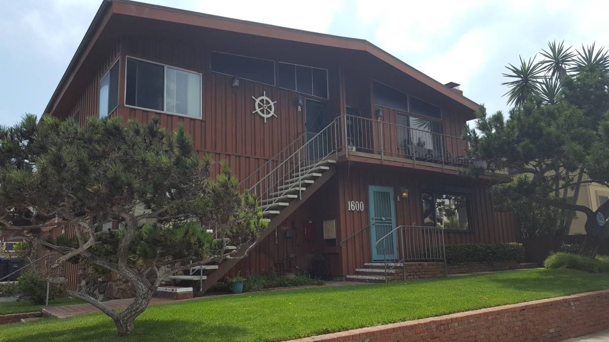 Apartment for rent at 1600 S Catalina Ave, Redondo Beach, CA 90277