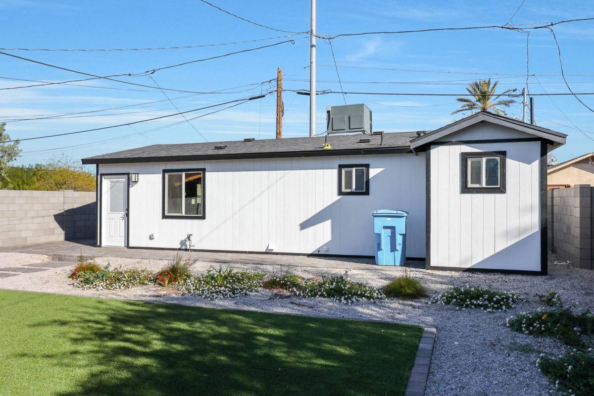 Townhouse for rent at 329 N 12th St, Phoenix, AZ 85006