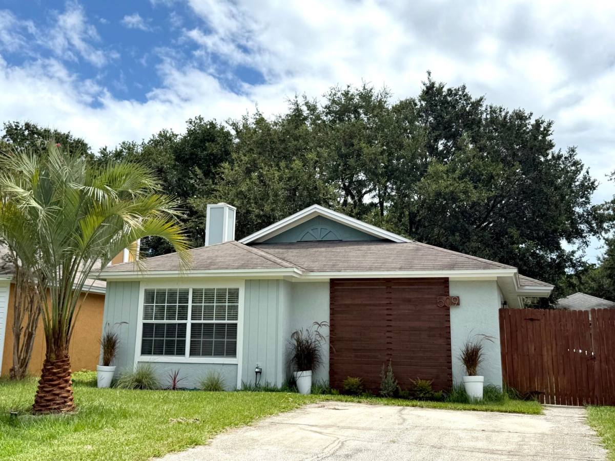 House for rent at 509 Camelia St, Atlantic Beach, FL 32233