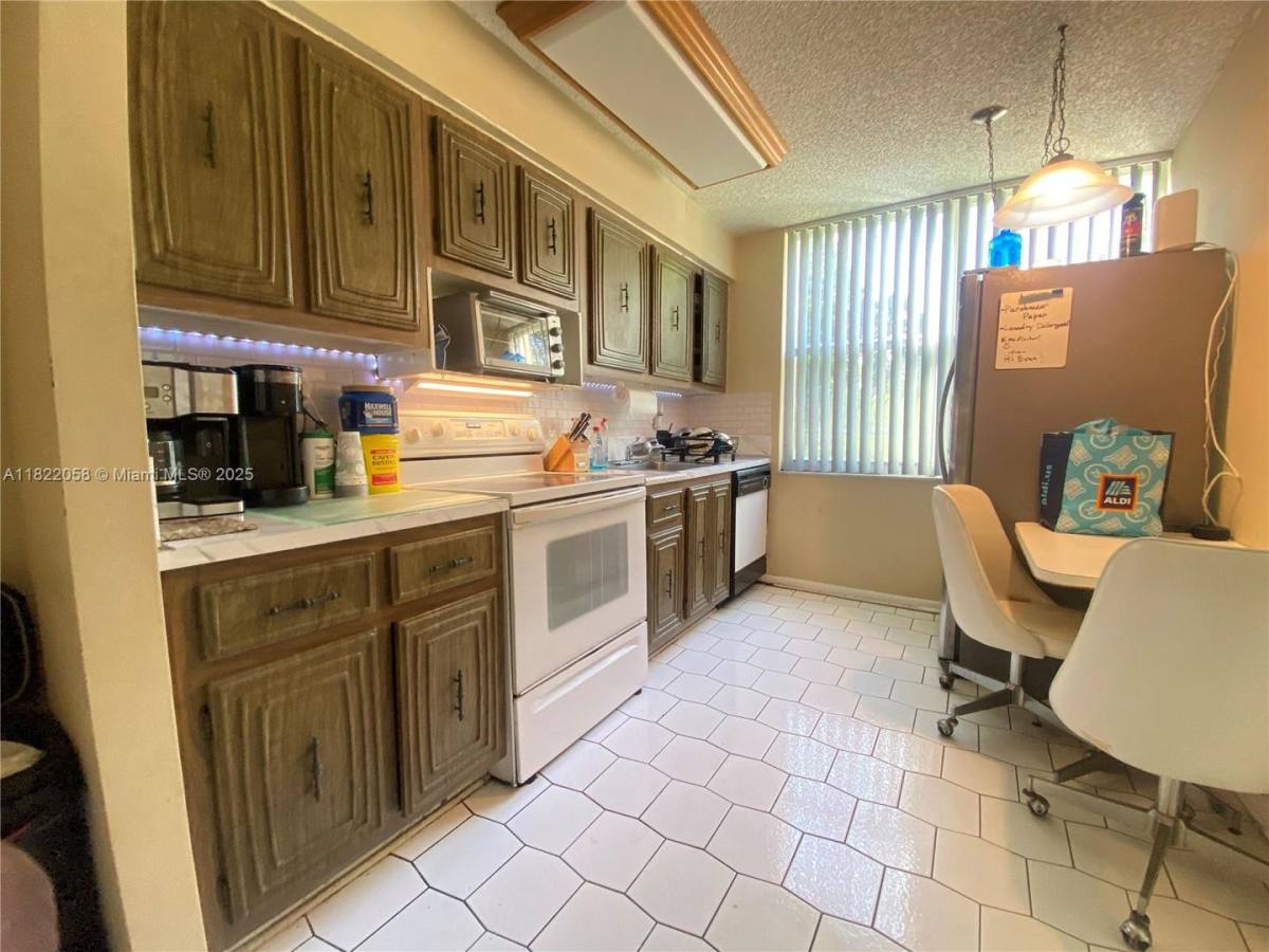 Condo for rent at 3801 Environ Blvd, Fort Lauderdale, FL 33319