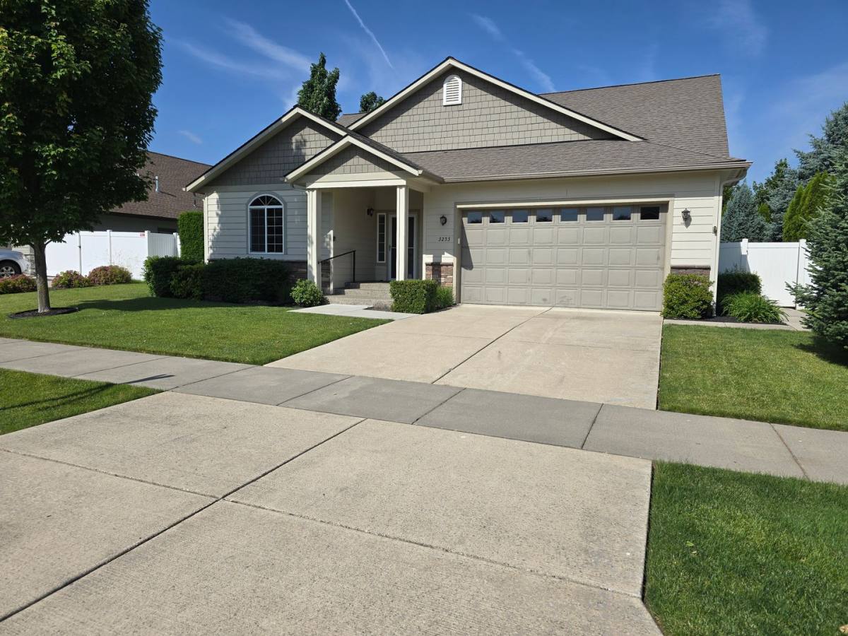 House for rent at 3253 W Magistrate Loop, Hayden, ID 83835
