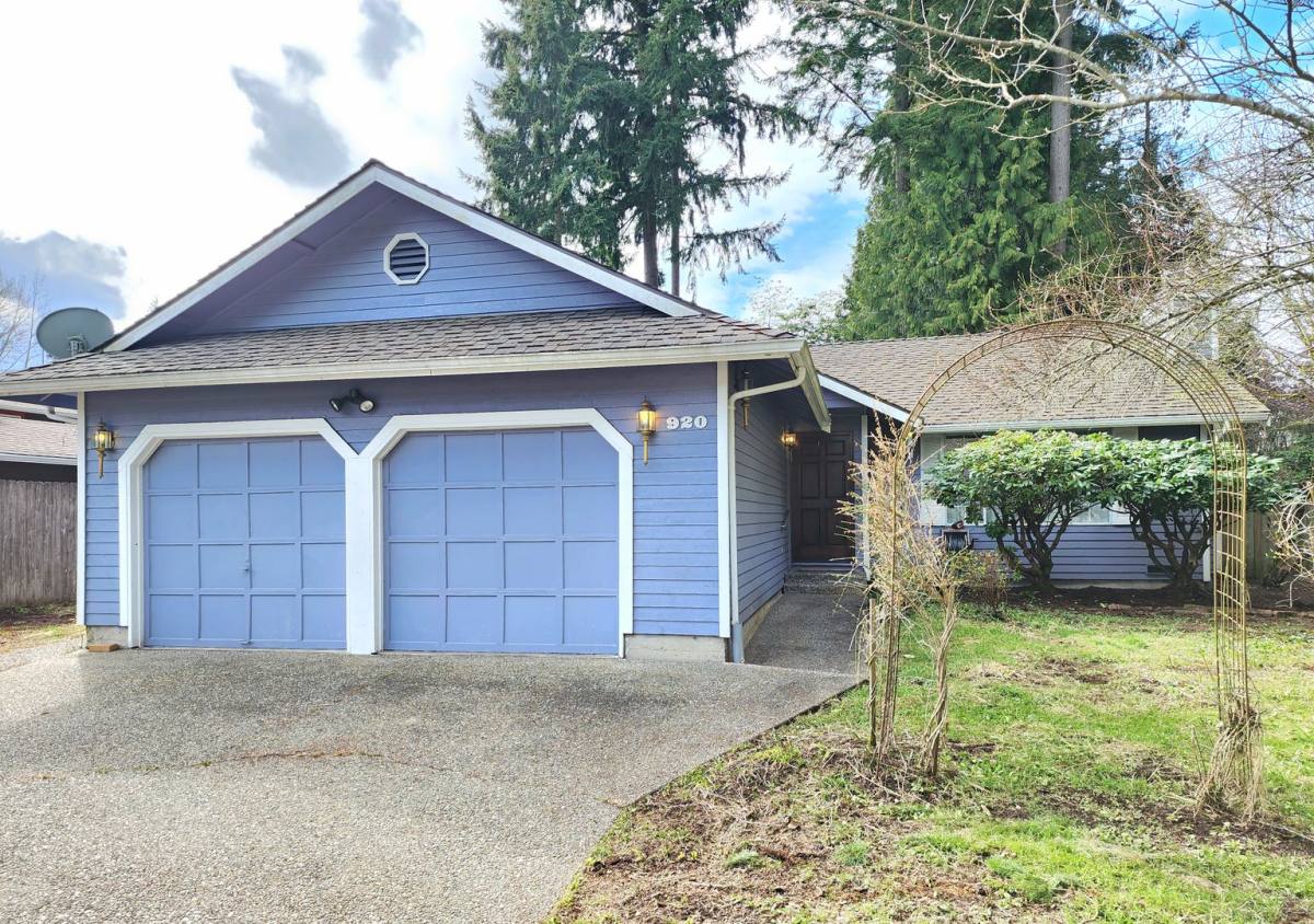 House for rent at 920 104th Place SE, Everett, WA 98208