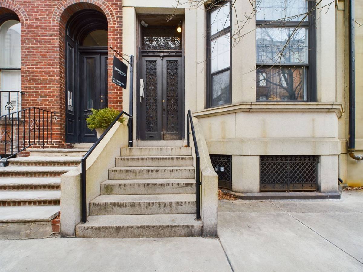 Apartment for rent at 2030 Spruce St, Philadelphia, PA 19103