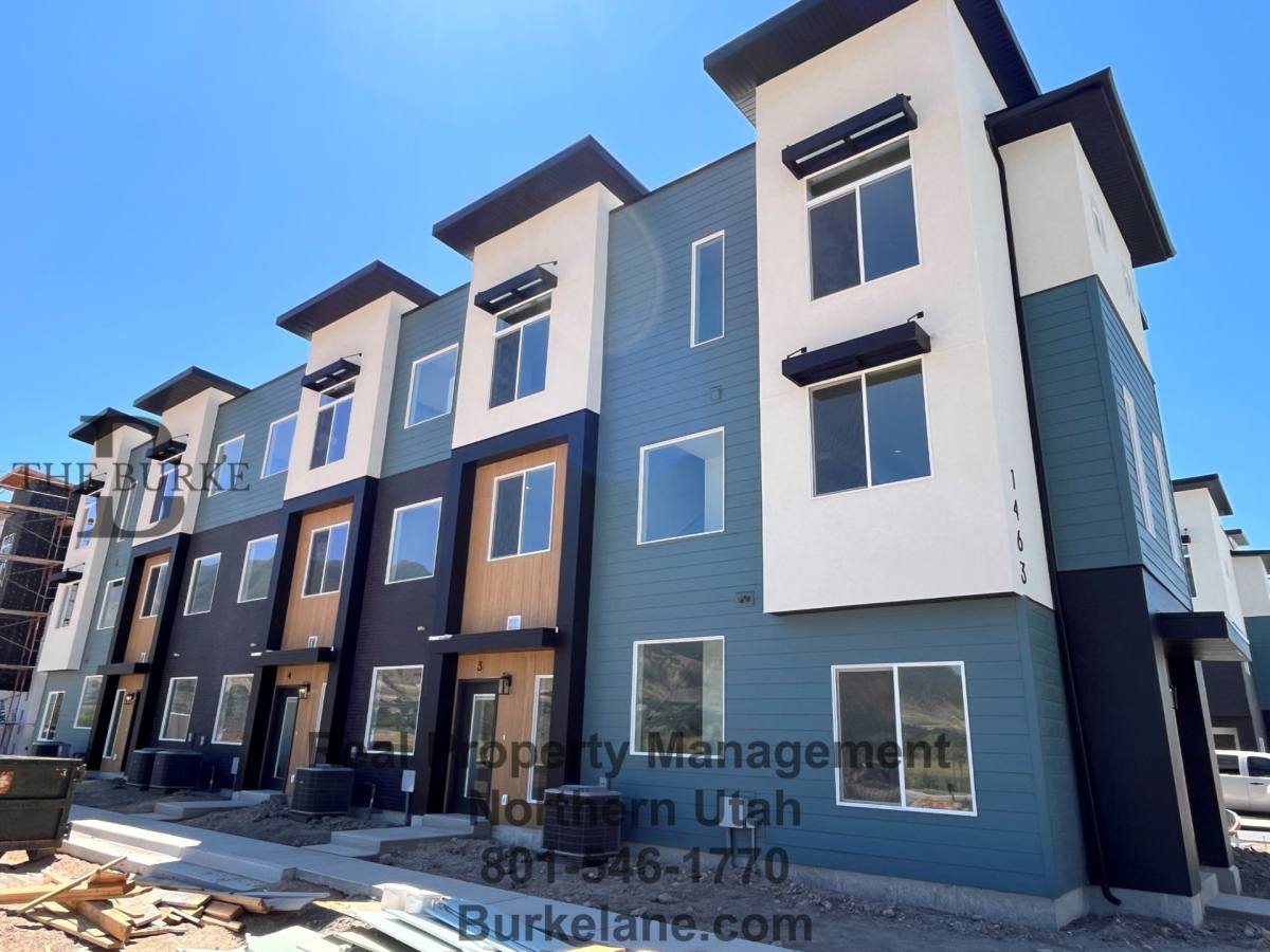 Townhouse for rent at 1437 W Burke Lane, Farmington, UT 84025