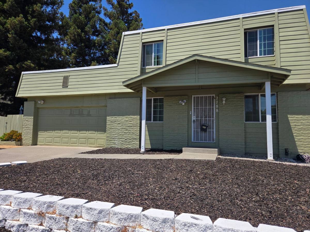 Apartment for rent at 2788 Owens St, Fairfield, CA 94534