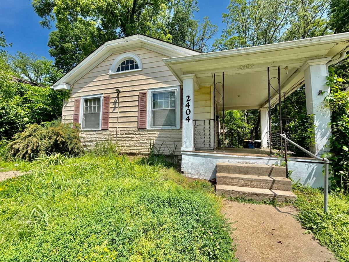 House for rent at 2404 E 67th Terrace, Kansas City, MO 64132