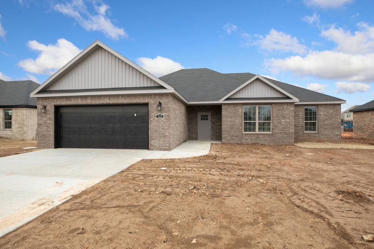 House for rent at 520 Piper Lane, Bentonville, AR 72713