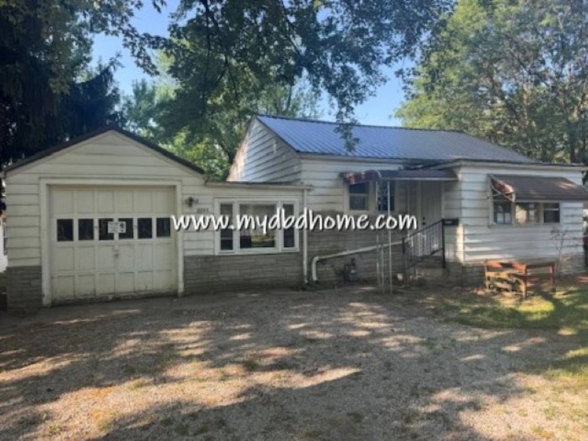 Apartment for rent at 2203 Rehm Dr, Fort Wayne, IN 46819