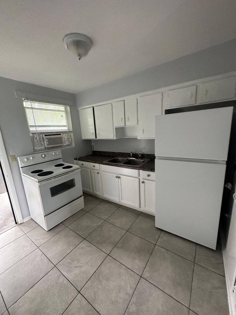 Apartment for rent at 2020 Palafox St, Jacksonville, FL 32209