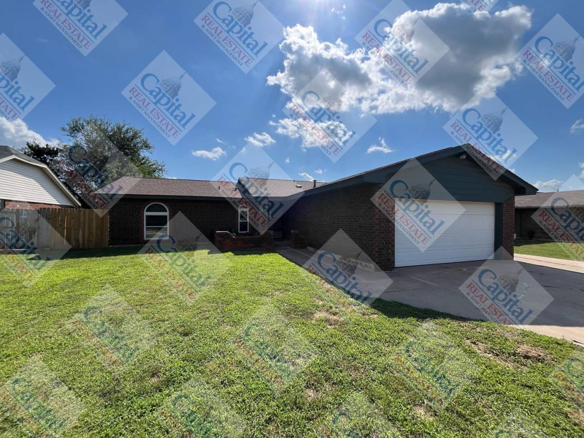 House for rent at 804 Ranchoak Dr, Yukon, OK 73099
