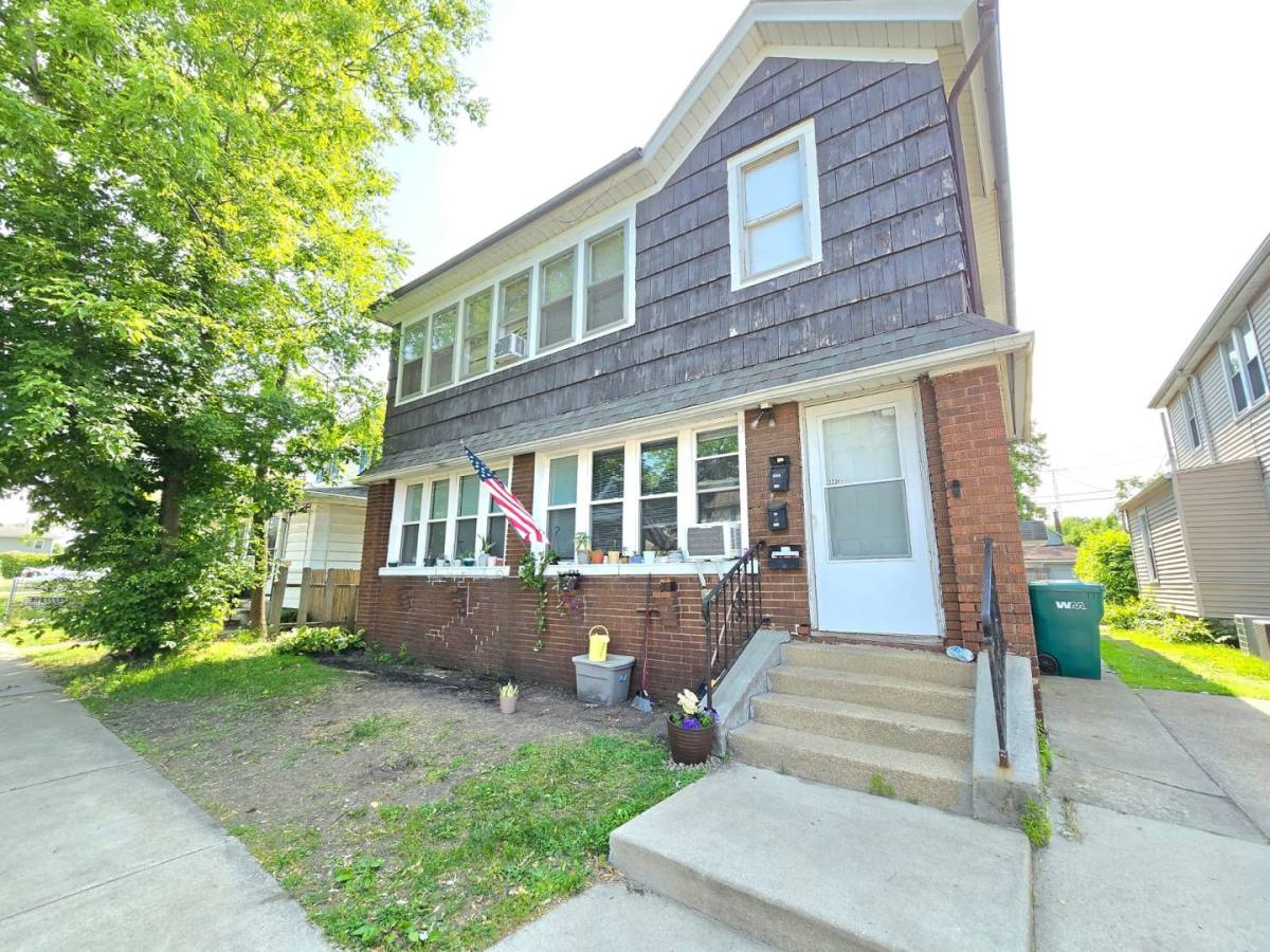 Apartment for rent at 323 S W St, Mishawaka, IN 46544