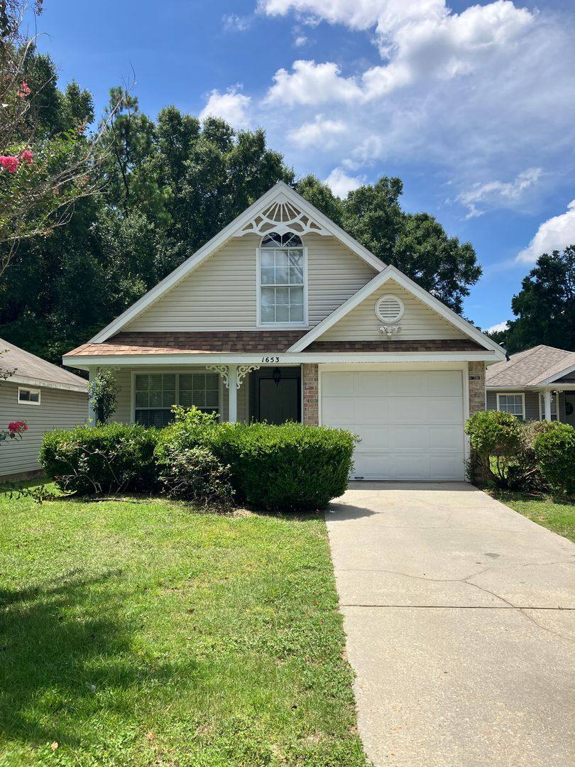 House for rent at 1653 Governors Dr, Pensacola, FL 32514