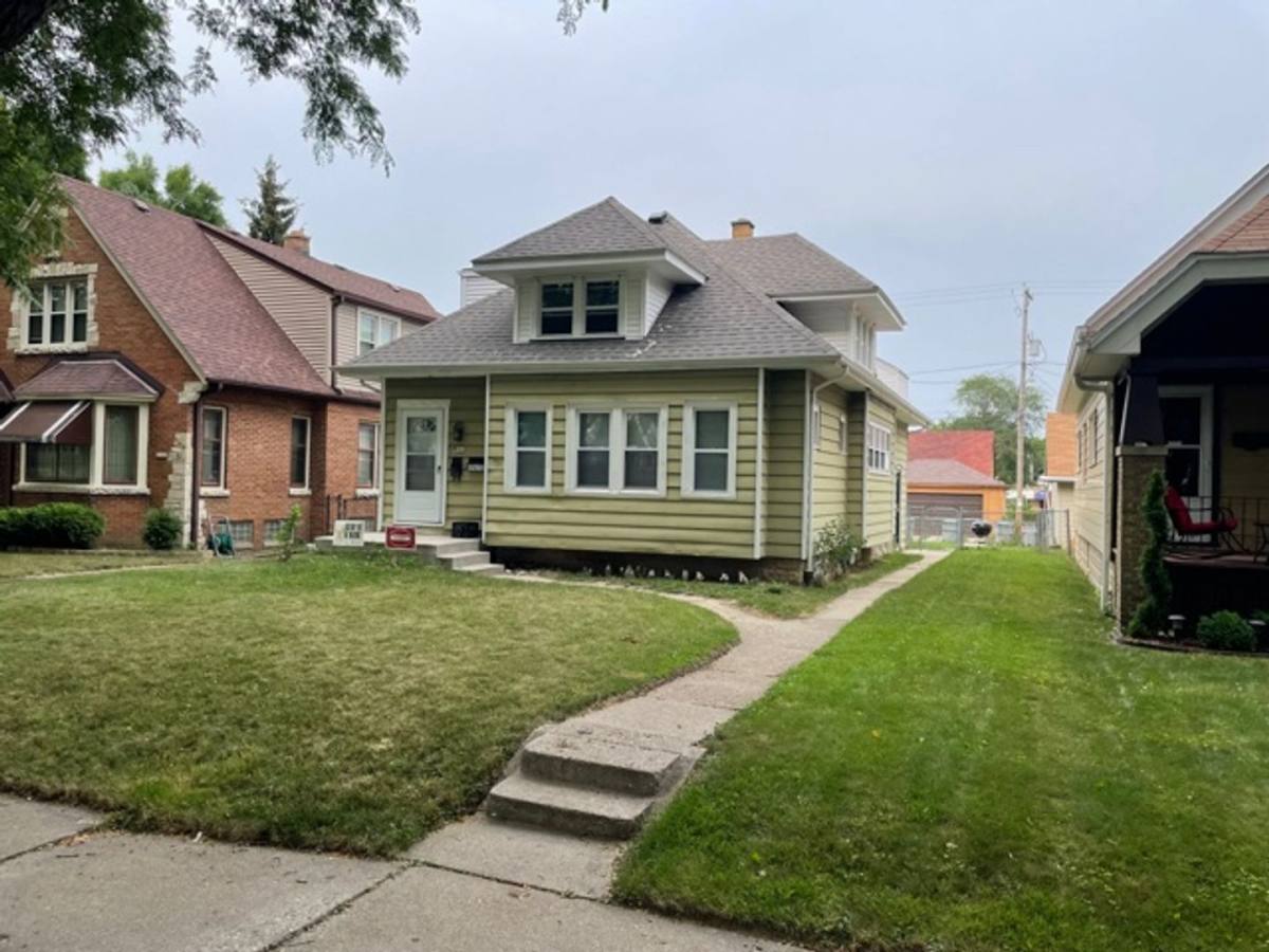 Apartment for rent at 4962 W Medford Ave, Milwaukee, WI 53216