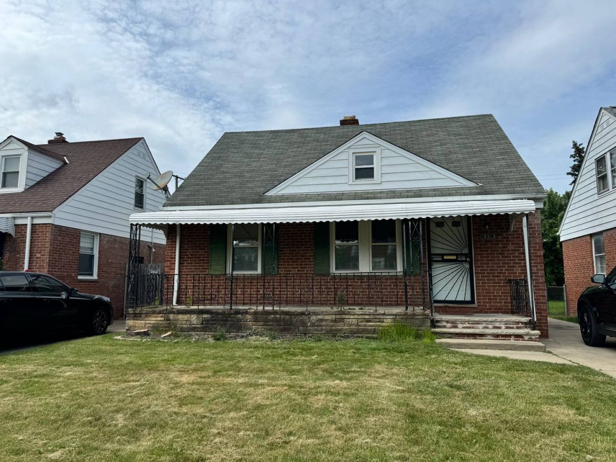 House for rent at 18313 Waterbury Ave, Maple Heights, OH 44137