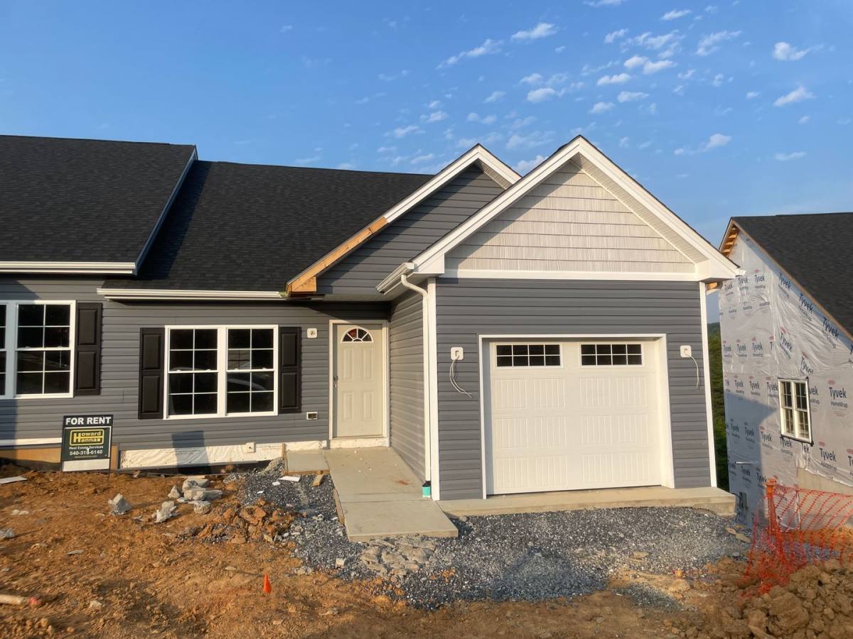 Apartment for rent at 23 Triple Crown Dr, Lexington, VA 24450