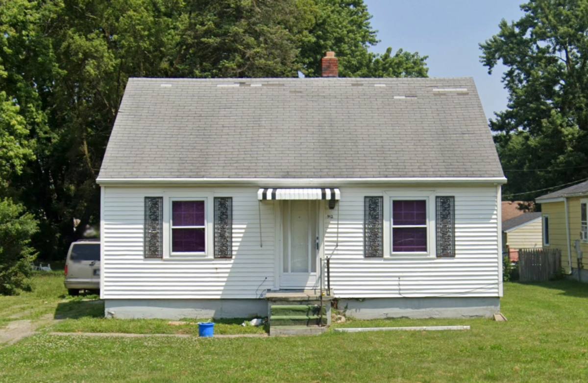 House for rent at 912 E 26th St, Muncie, IN 47302