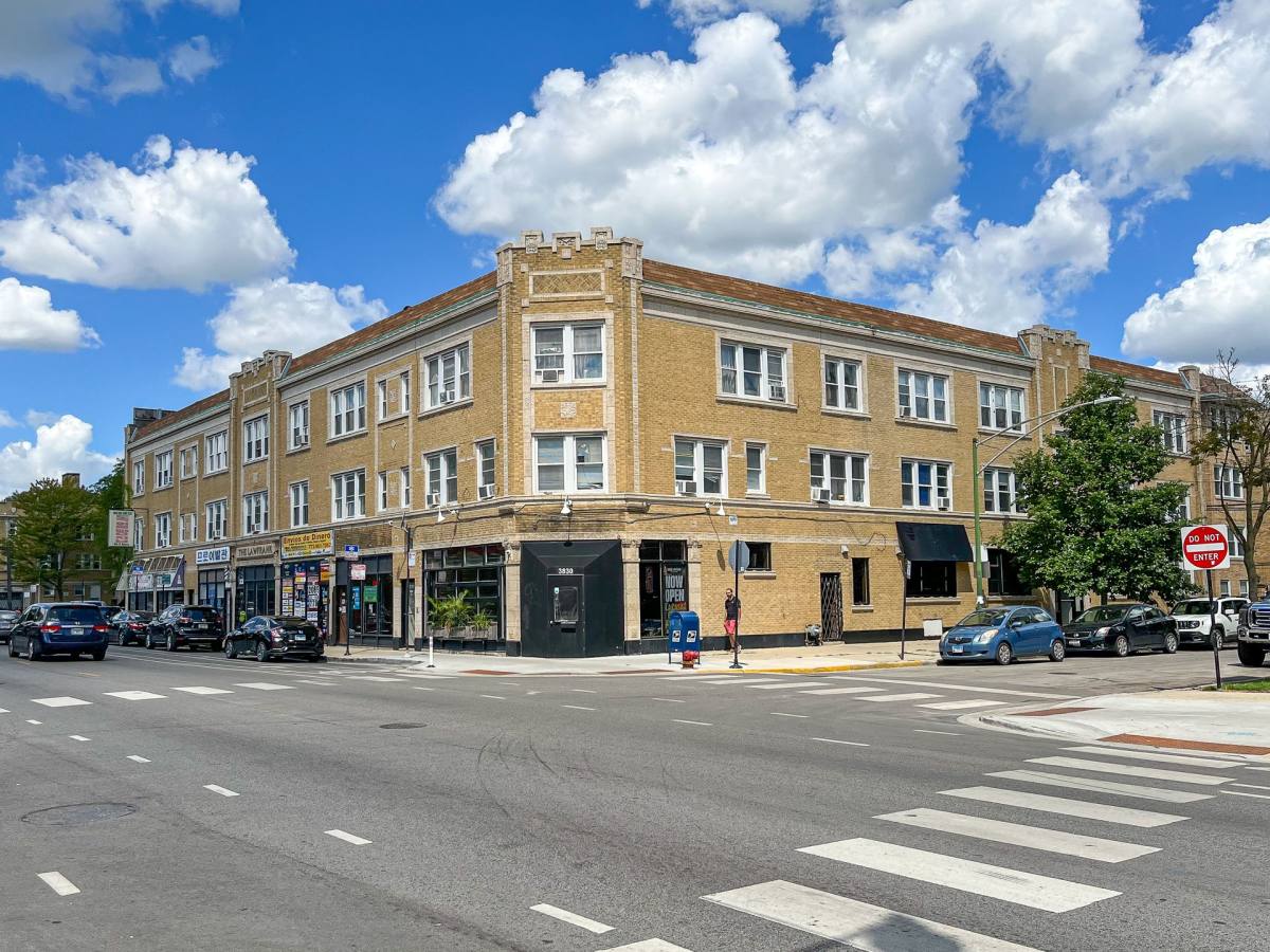 Apartment for rent at 4804-4806 N Avers Ave, Chicago, IL 60625