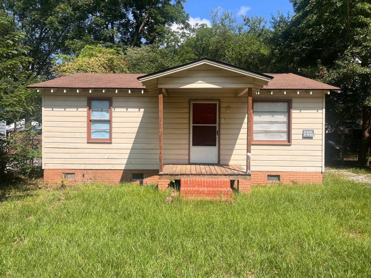 House for rent at 823 N Commander St, Florence, SC 29506