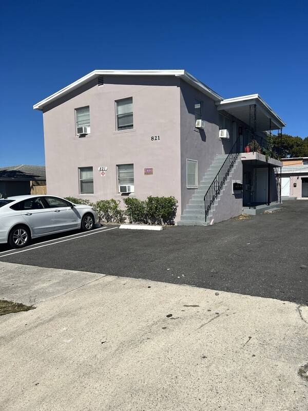 Apartment for rent at 821 14th St, West Palm Beach, FL 33401