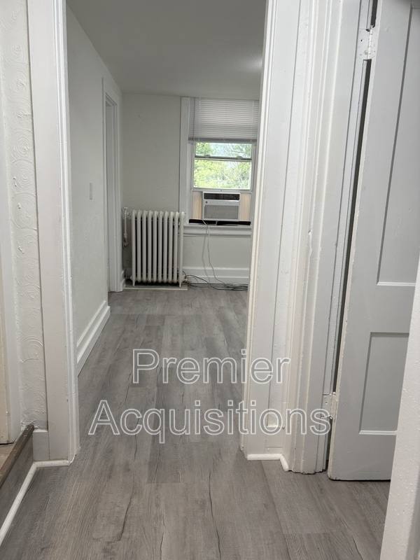 Apartment for rent at 702 Biltmore Blvd, South Roxana, IL 62087